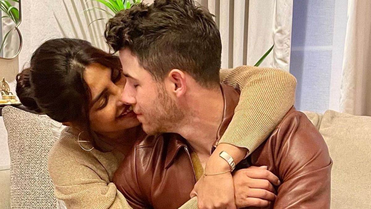 Nick Jonas shares priceless picture with Priyanka Chopra on Thanksgiving Day