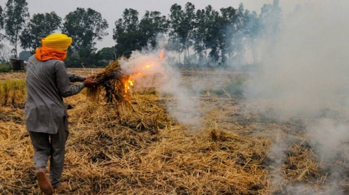 FIR against Haryana farmers for burning stubble amid intense air pollution in Delhi-NCR