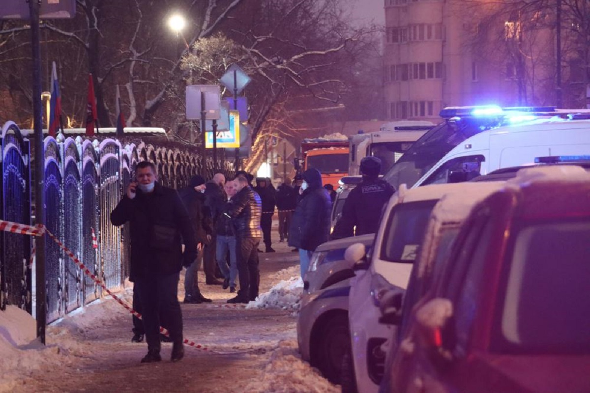 Asked to put on face mask, gunman open fires in Moscow, kills 2