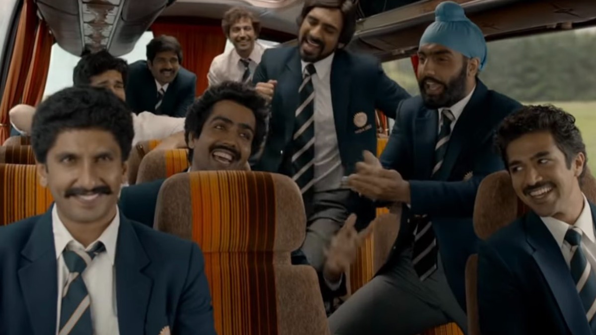 Ranveer Singh and his 'devils' celebrate team spirit