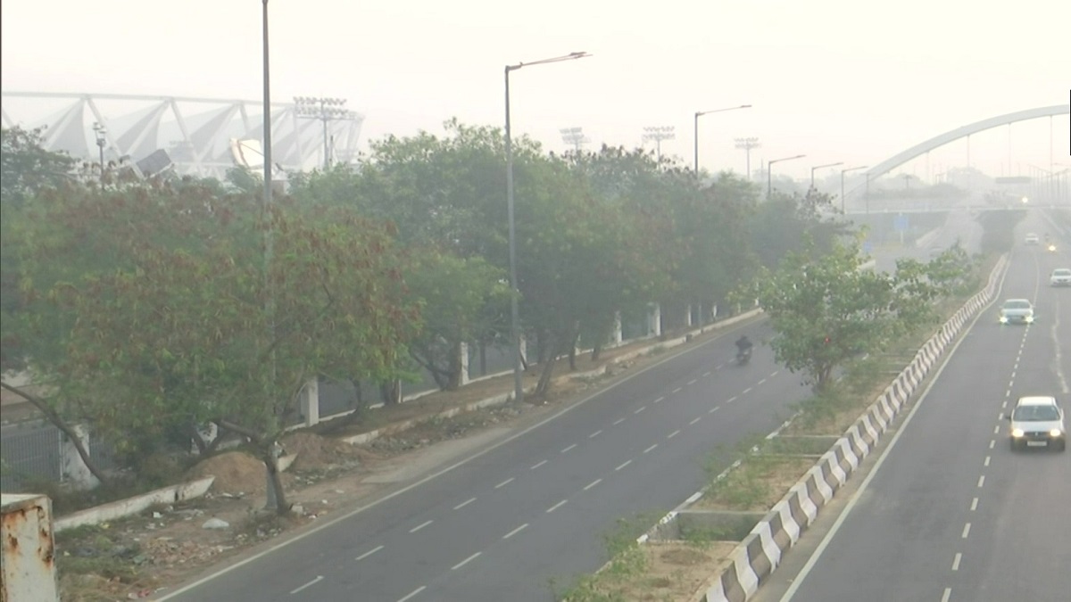 Delhi's air quality marginally improves, still in 'poor' category