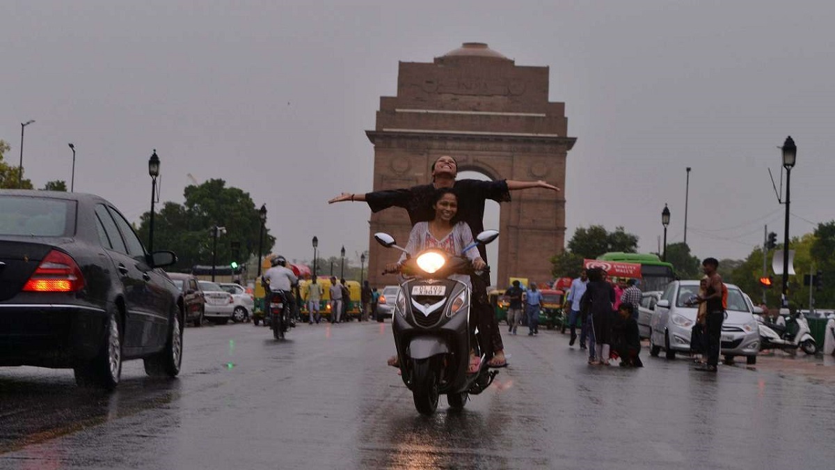 Delhi weather today: IMD predicts light rains; mercury to fall further in  next two-three days – India TV