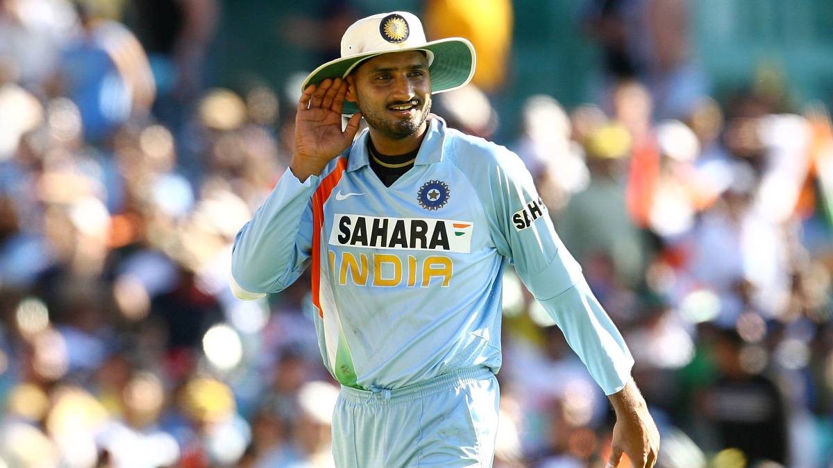 Tendulkar, Kohli and Dravid pay tributes to Harbhajan Singh