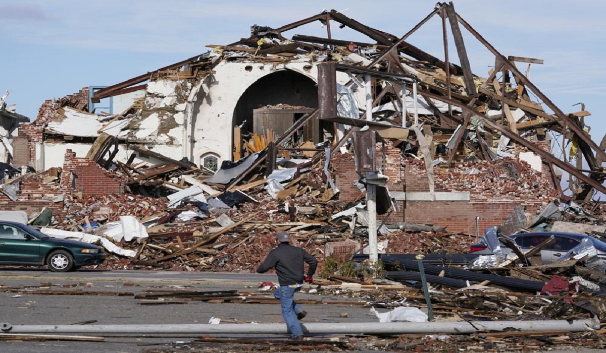 US tornado: Kentucky hardest hit as storms leave dozens dead in 5 states