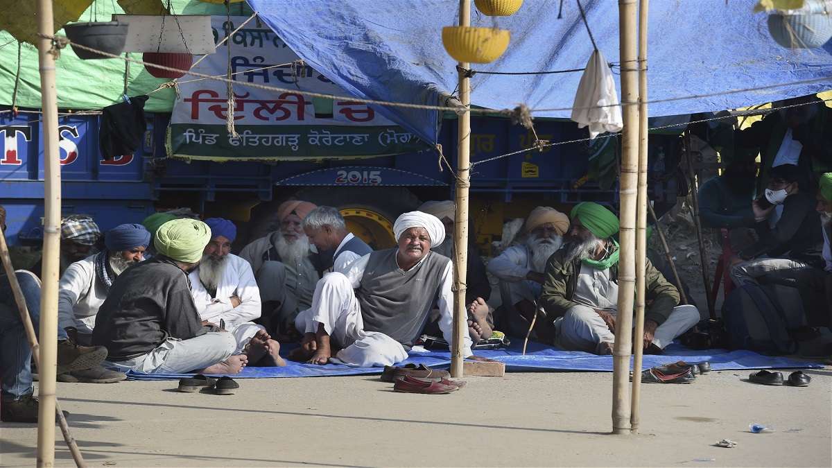 Farmers protest: SKM crucial meet tomorrow, crowd begins to thin at Delhi's Singhu border