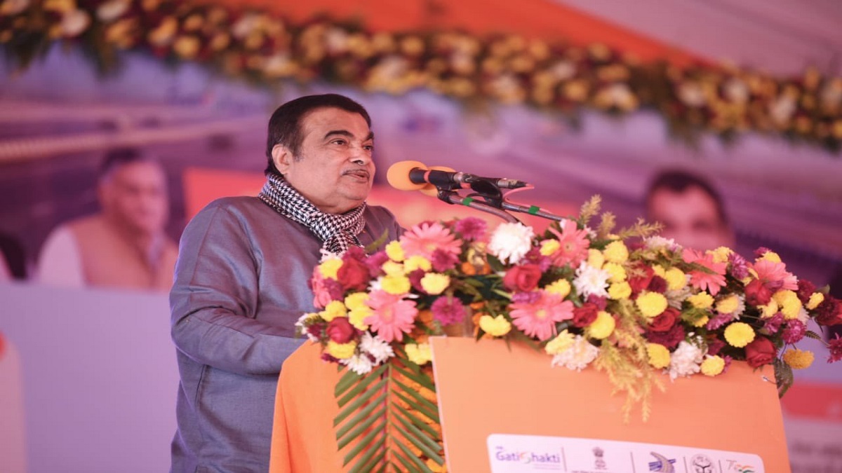 Nitin Gadkari lays foundation stone of NH projects worth Rs 9,119 crore in Meerut, Muzaffarnagar.&nbsp;