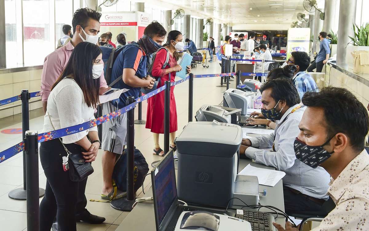 Omicron: Align travel advisory for Int'l passengers with ours, Centre to Maharashtra govt