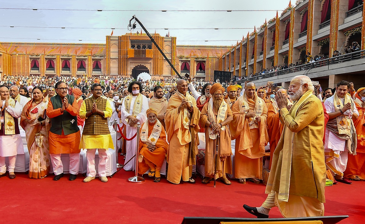 PM Modi launches dream project Kashi Vishwanath Corridor in Varanasi ...