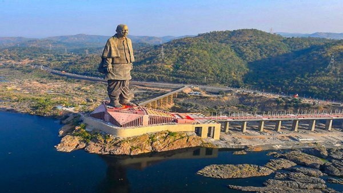 PM Modi, VP Naidu pay tribute to Sardar Vallabhbhai Patel on death ...