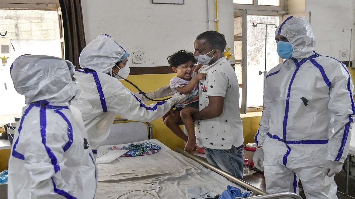 Third Covid wave in India: Over 1,000 doctors test positive across country