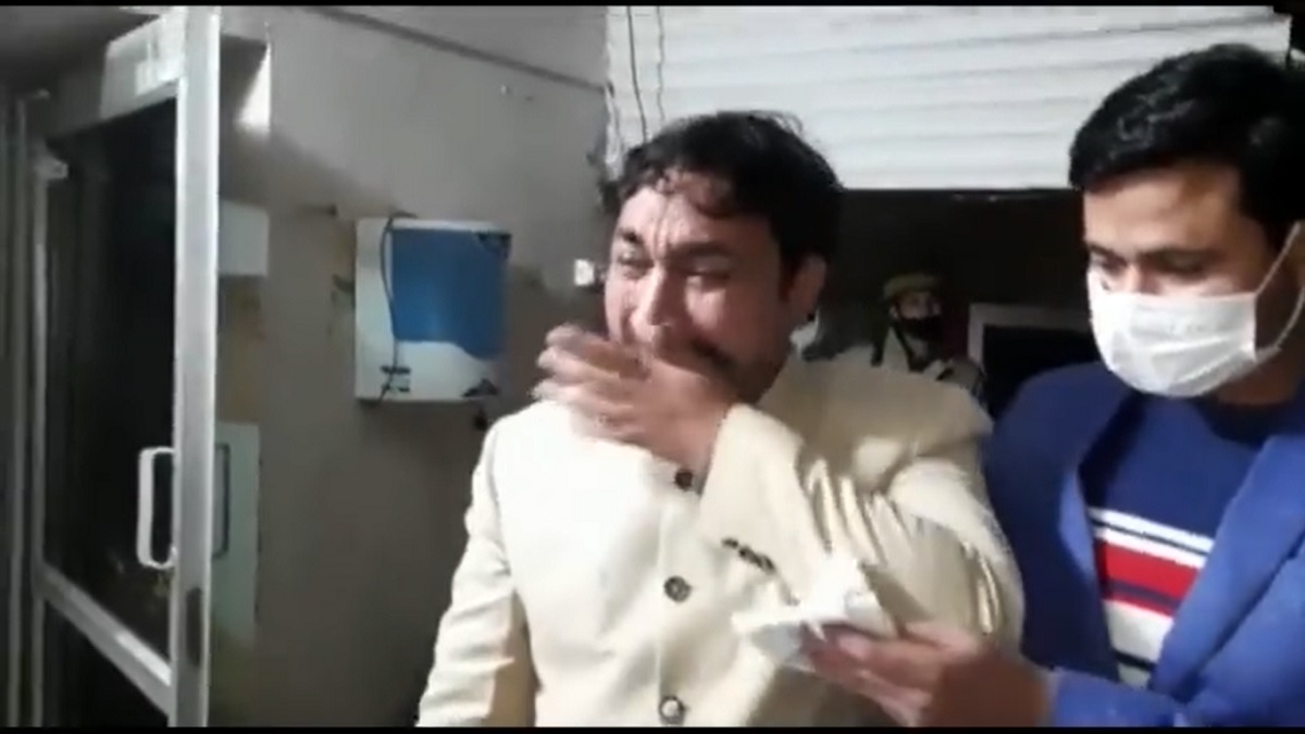 UP polls: BSP worker cries his heart out on camera for being denied poll ticket | Watch