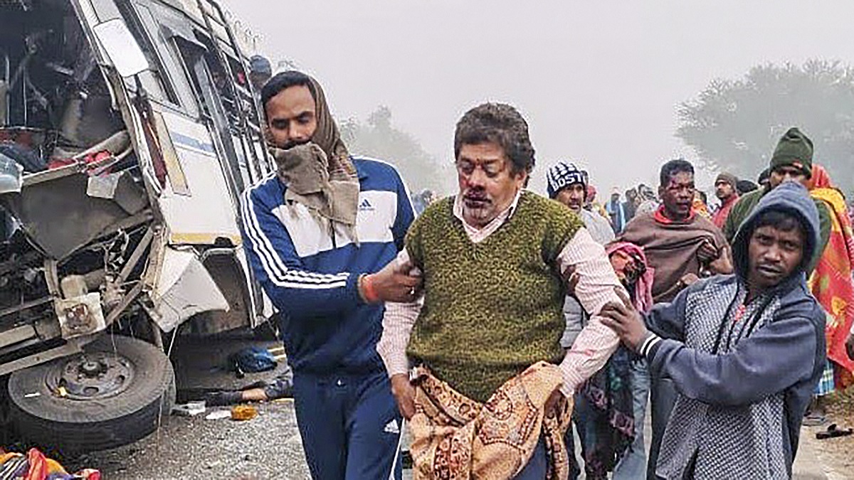 16 killed, 26 injured as bus collides with truck in Jharkhand's Pakur India TV