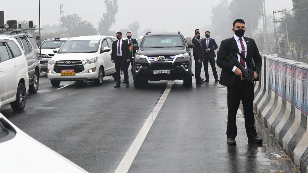 PM Modi stuck on flyover for 20 mins, Centre seeks report from Punjab govt over 'major security lapse'