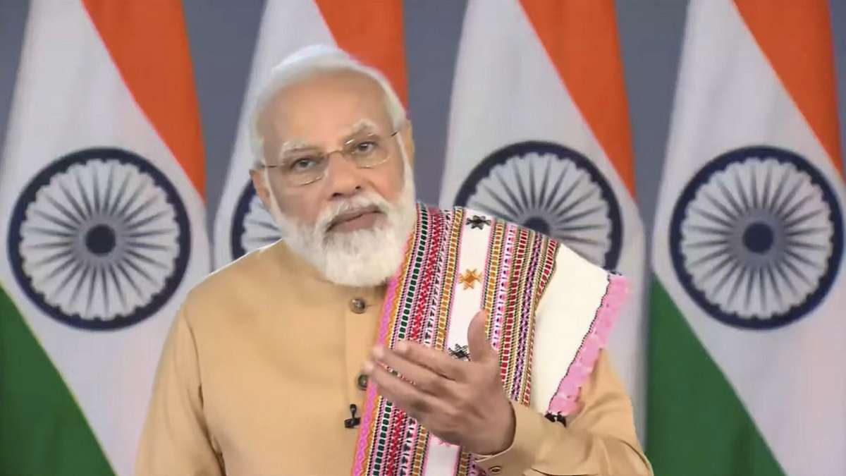 PM Modi targets Congress; says post-Independence, new construction took place only for few families from Delhi