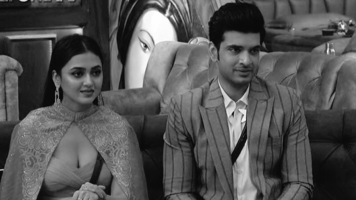 Tejasswi Prakash secretly dating someone outside Bigg Boss 15 house? Her brother reacts