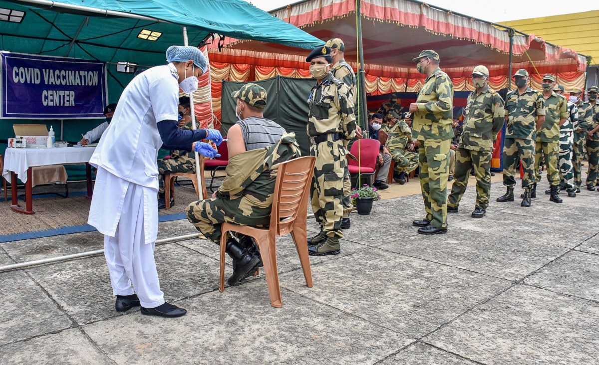 India completes a year of COVID-19 vaccination drive; PM Modi salutes doctors, health workers