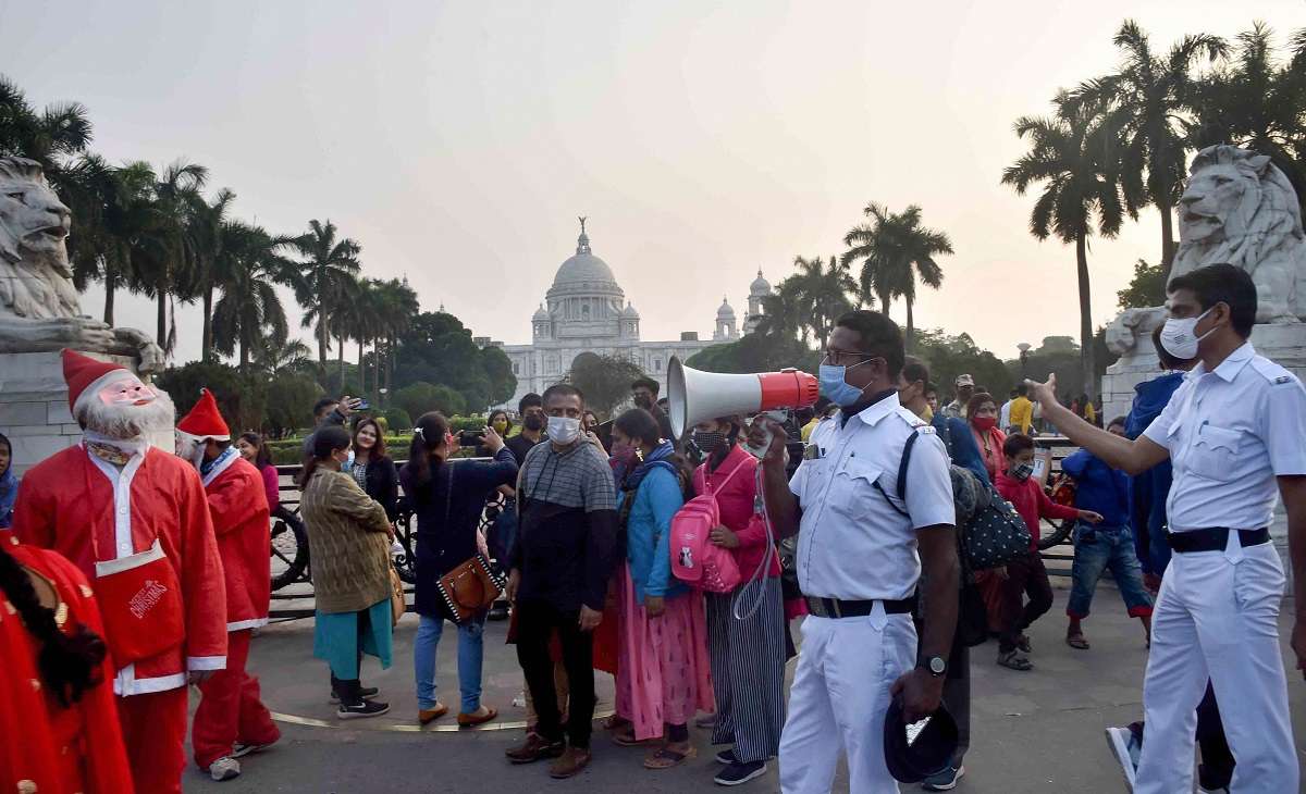 Schools, colleges closed, offices to run with 50% staff in Bengal as Covid cases spike | Details