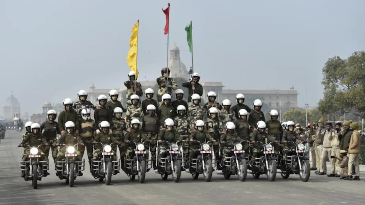 India's 67th Republic Day parade: Daredevils, fire breathers and show of  military strength - World - DAWN.COM