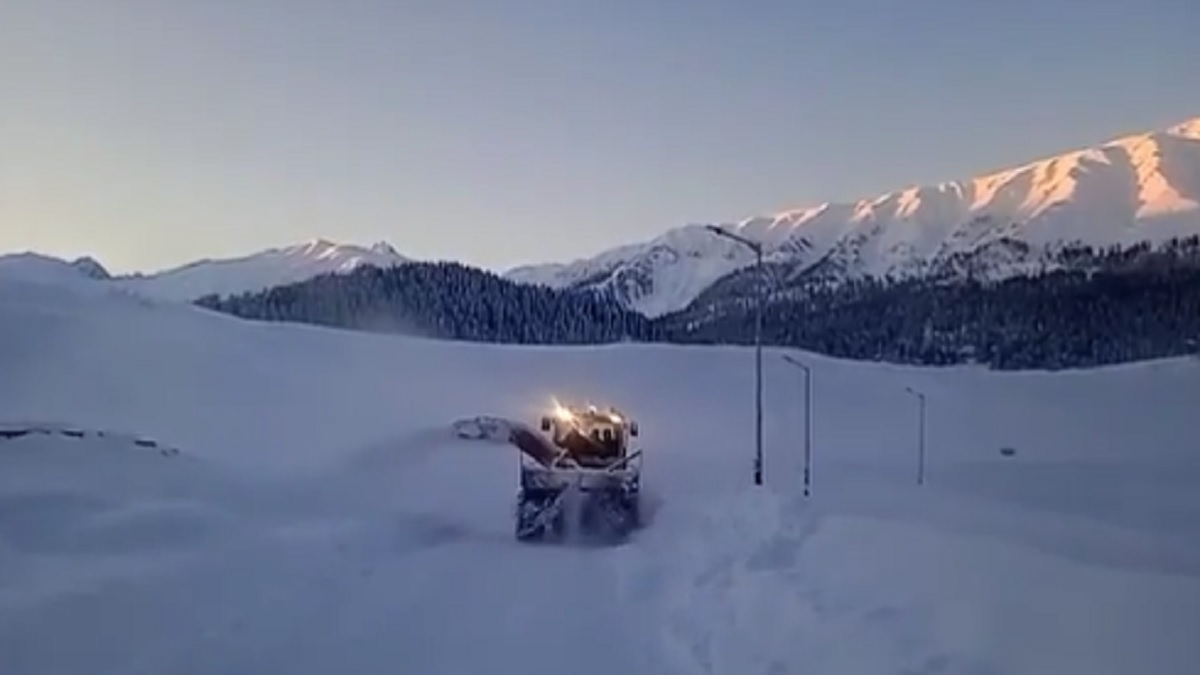 Watch: Breathtaking scenes from atop hills in Gulmarg, Kulgam in J&K amid snow clearing operation