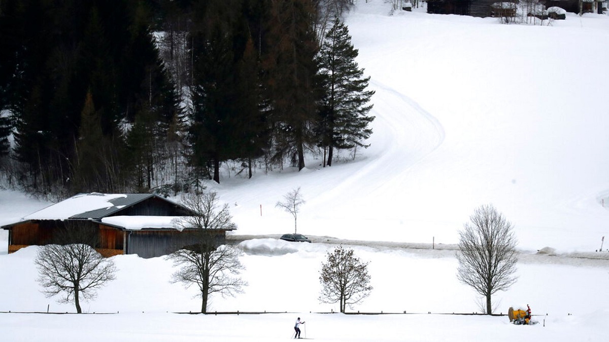 Death toll from avalanches in Austrian Alps rises to 9