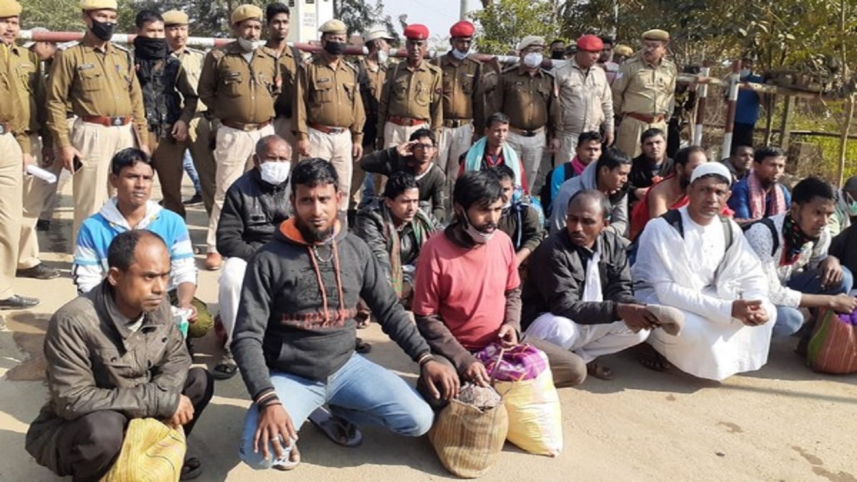 Assam: India deports 22 Bangladeshi nationals through Sutarkandi border checkpoint