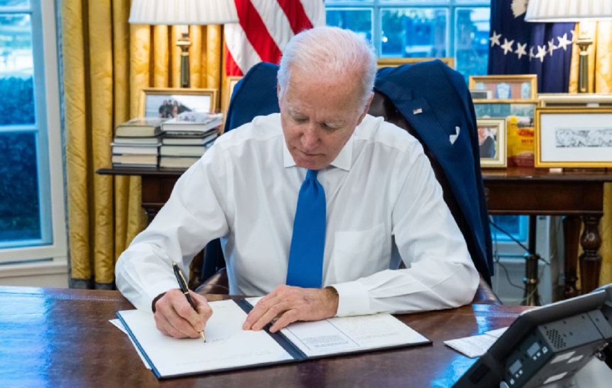Biden blocks trade, investment in parts of Ukraine recognised as independent by Russia