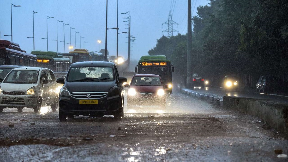 Rain Lashes Parts Of Delhi-NCR – India TV