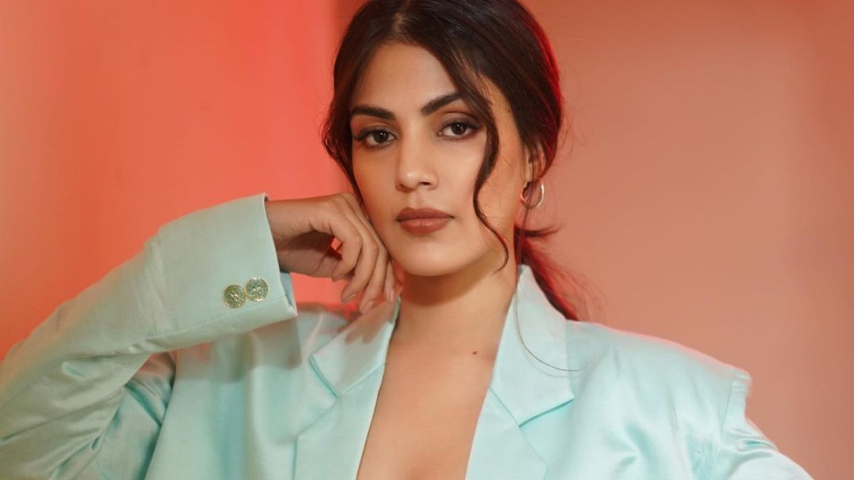 Rhea Chakraborty resumes work&nbsp;