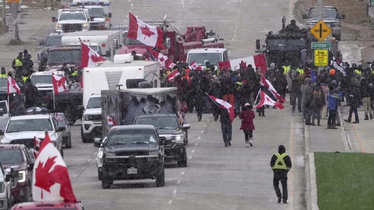 COVID-19 vaccine mandates: Blockades on Canada-US border continue as ...