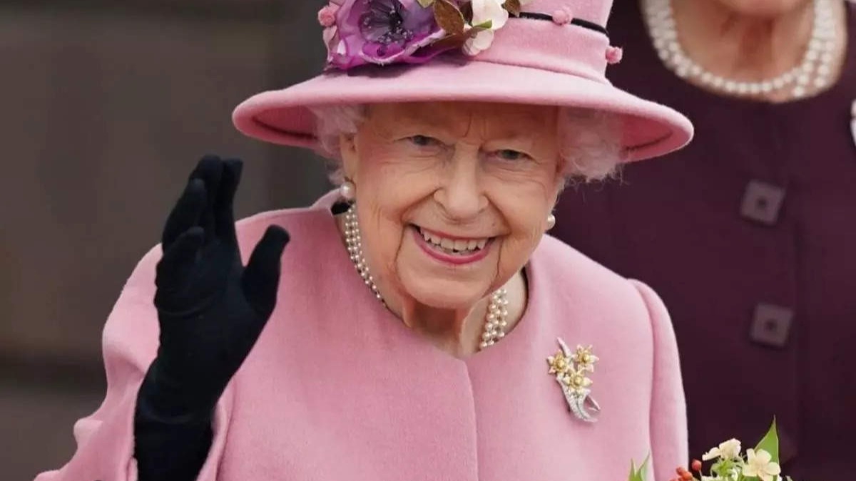 DYK Queen Elizabeth's staff's clever trick to prevent her from being poisoned?