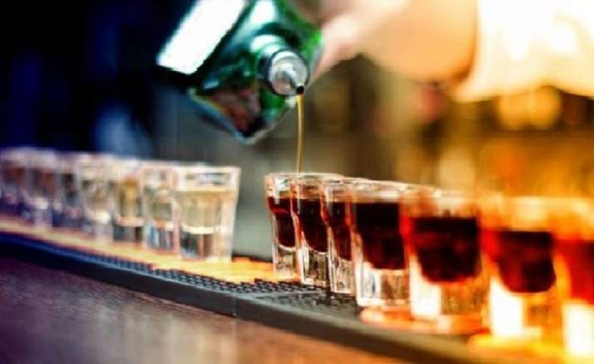 Kerala tweaks liquor policy, allows IT parks to serve liquor