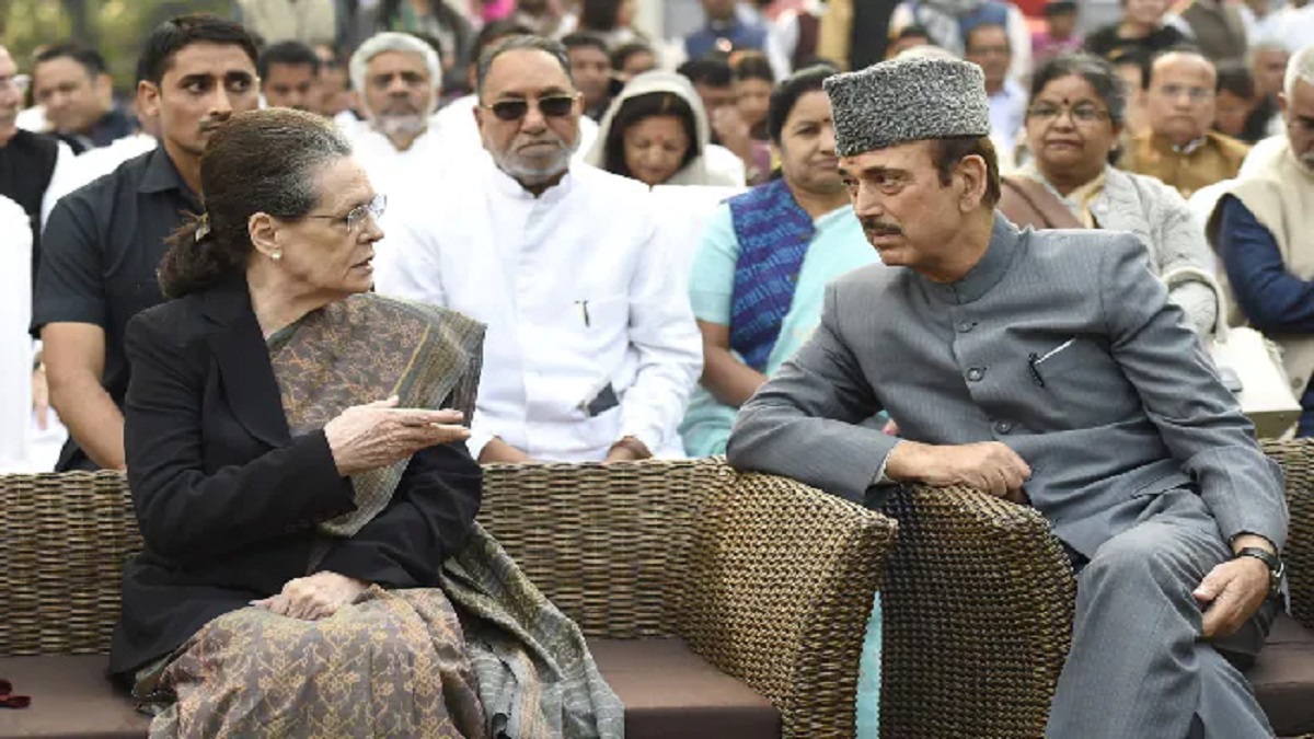 Azad meets Sonia, puts forward suggestions to strengthen Congress organisation