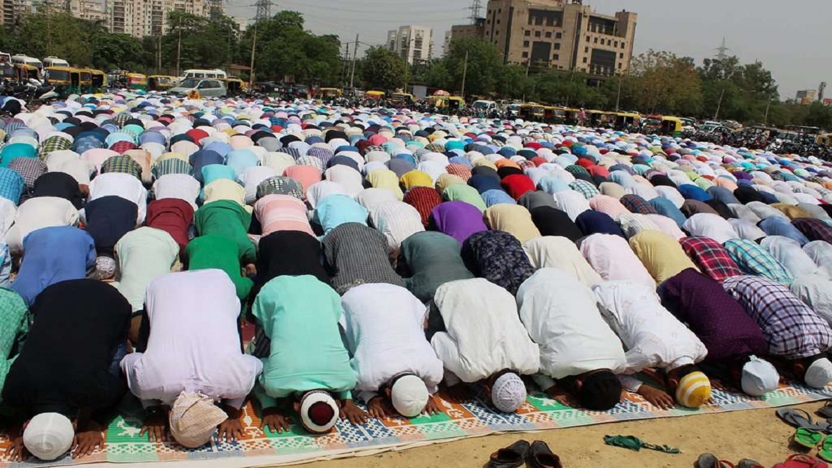 Islamic Centre of India urges mosques to change Friday prayer timings in view of Holi