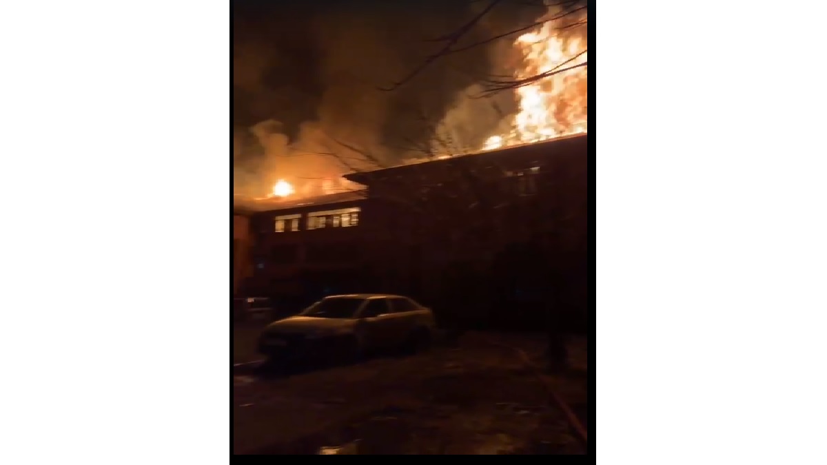 Massive fire breaks out at a hospital in Srinagar