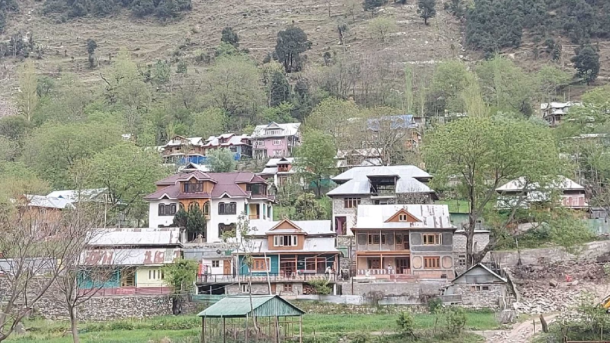 Kashmiri Muslims helping Sharda temple construction work near LoC in Kashmir