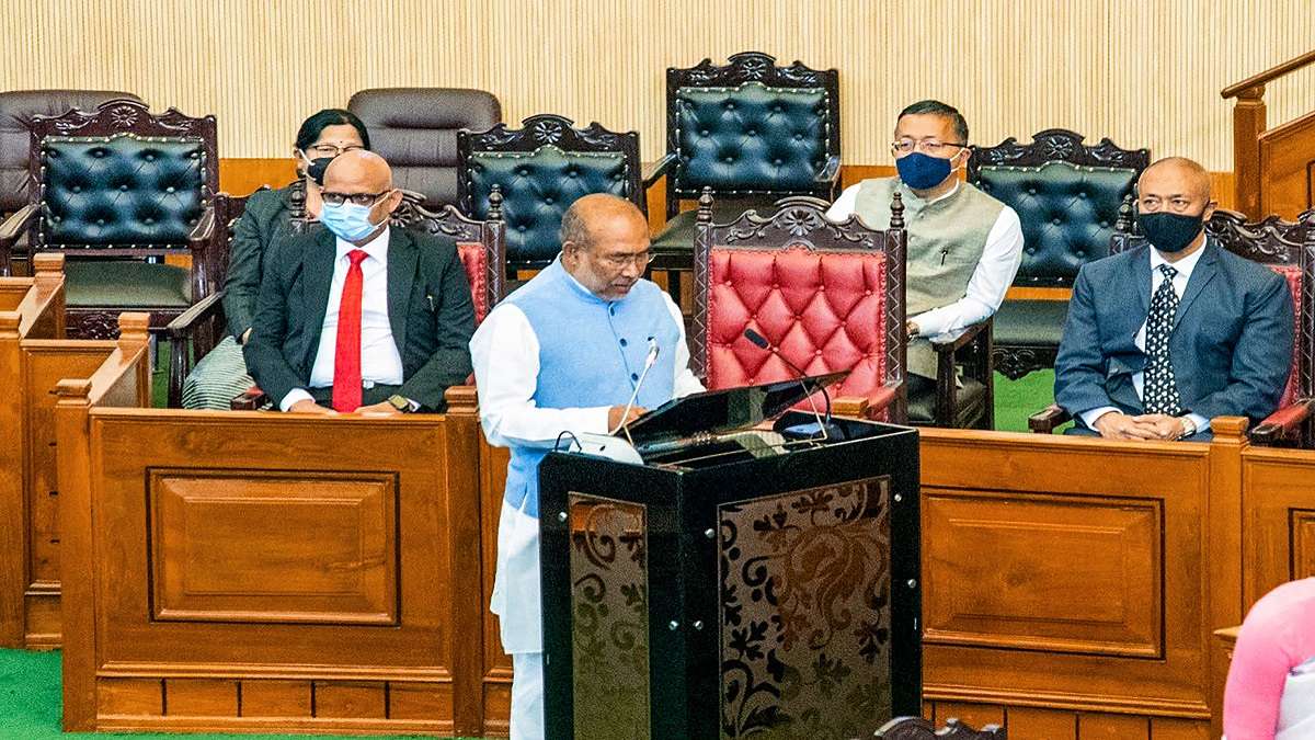 BJP leader Nongthombam Biren Singh takes oath as a member of the 12th Manipur Legislative Assembly at the Assembly Hall in Imphal.&nbsp;
&nbsp;