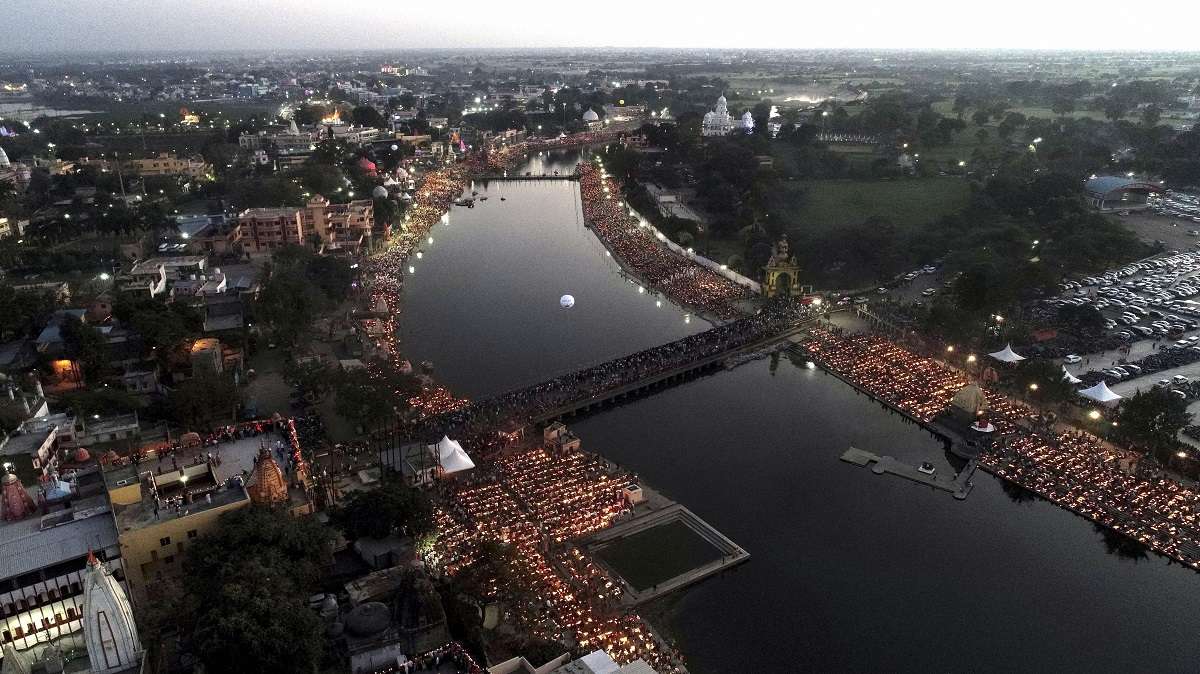 Mahashivratri 2022: Ujjain sets new record by lighting over 11.7 lakh oil lamps. SEE PICS