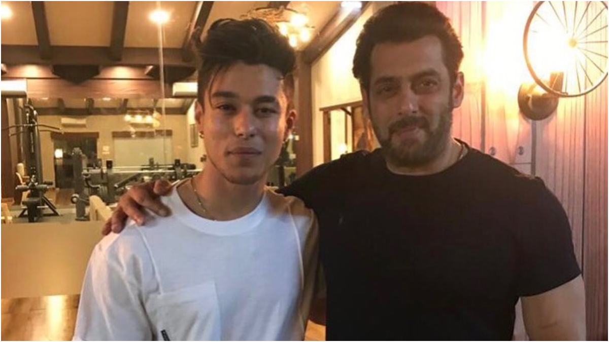 Salman Khan's sweet gesture for Pratik Sehajpal proves his love for Bigg Boss contestants