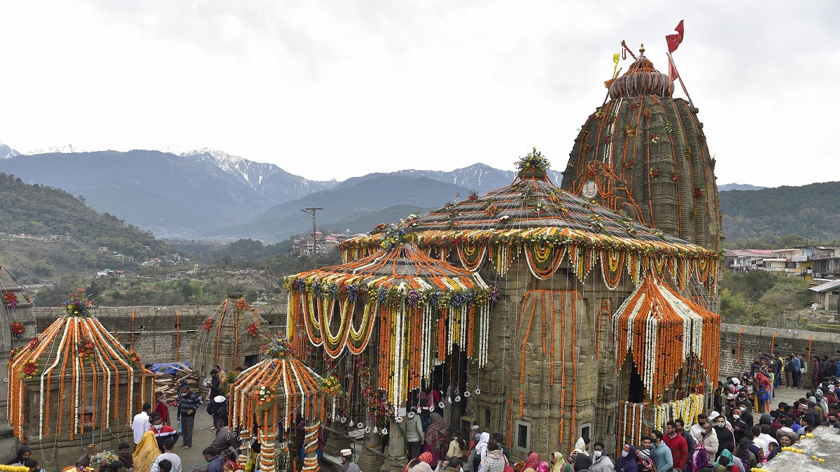 Mahashivratri 2022: May Mahadev help everyone, says PM Modi; Adityanath visits famous Gorakhpur temple