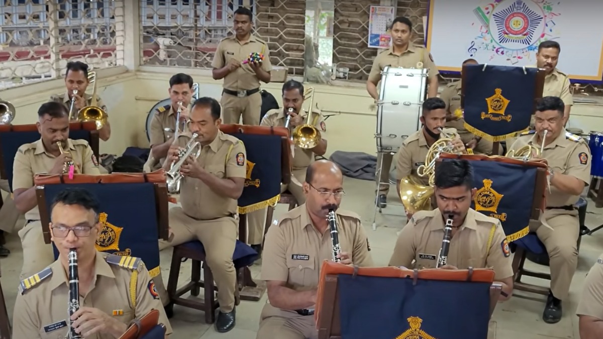 Viral video: Mumbai Police band joins Allu Arjun's Pushpa frenzy, dedicates song Srivalli to Mumbaikars