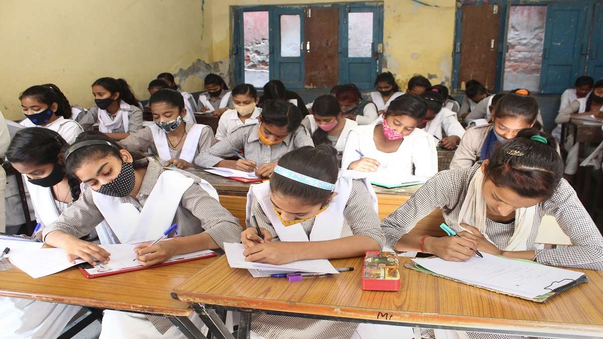 UP Board Class 12 English Paper Leak Reexamination on April 13 across