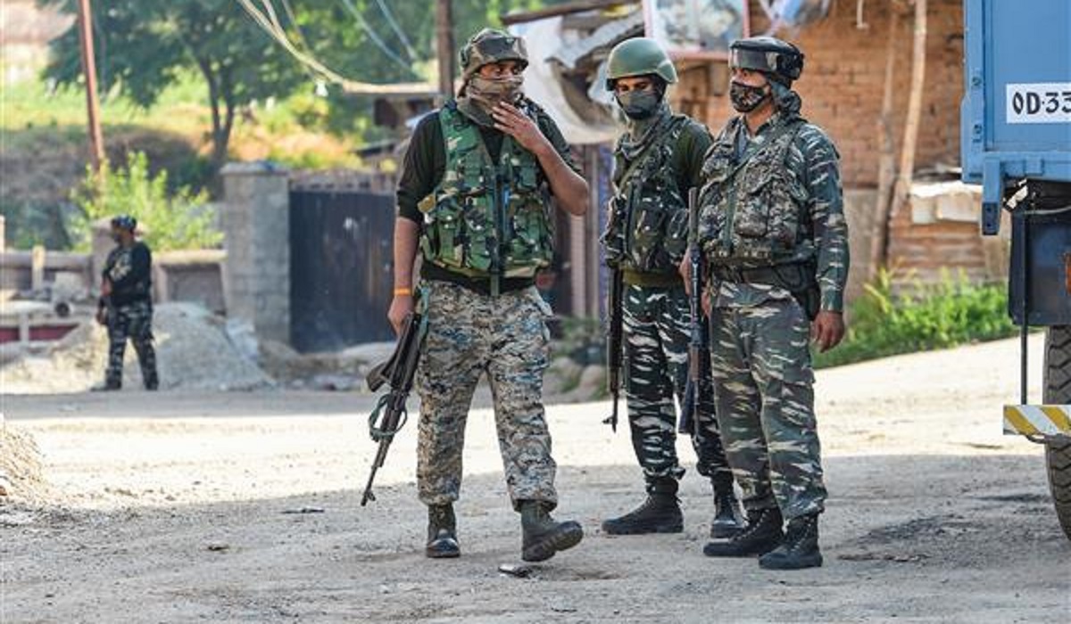 J&K: JeM terrorists arrested in Baramulla's Pattan area; arms ...