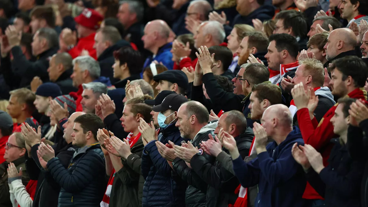 Cristiano Ronaldo gets an outpouring love and support from United, Liverpool fans