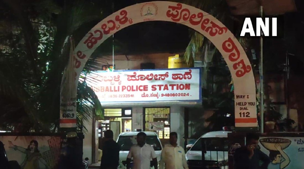 Karnataka: 4 cops injured in stone pelting outside police station in Hubli; Sec 144 clamped