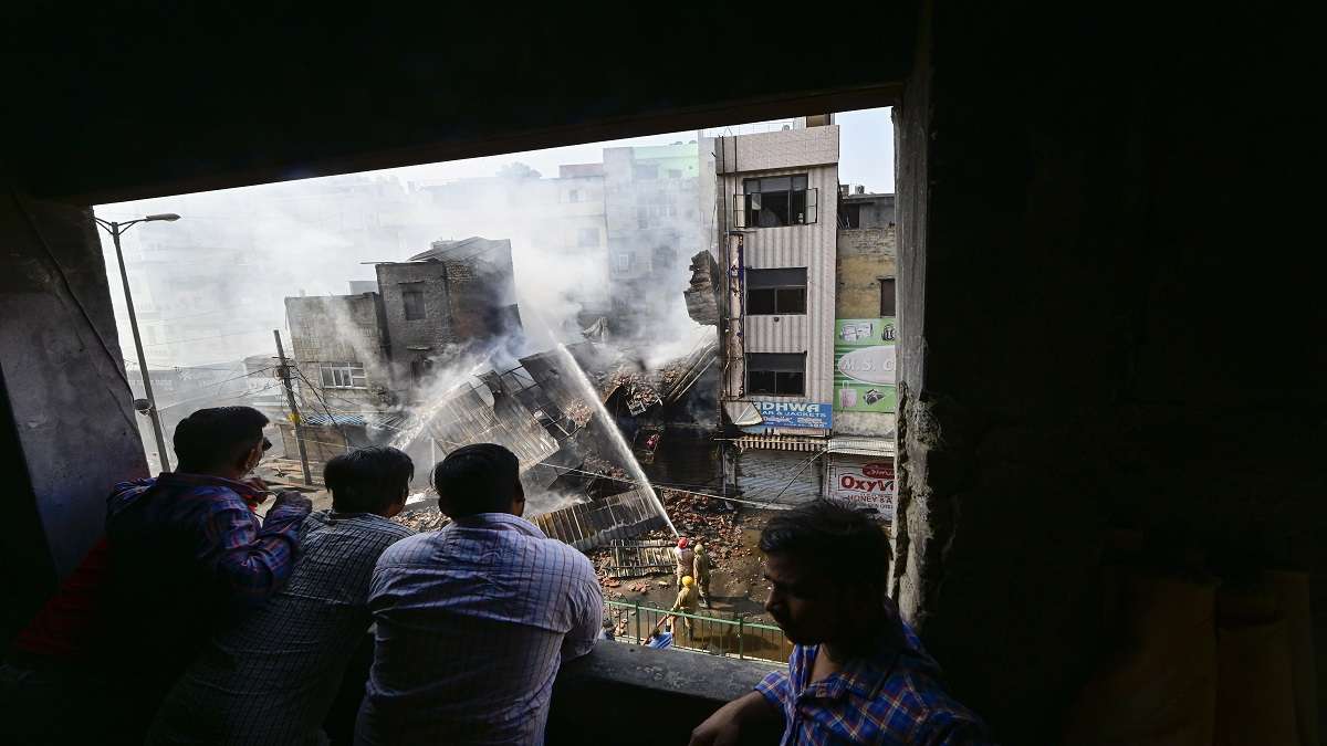 Delhi: Massive fire breaks out in Azad market, 5 injured in cylinder explosion