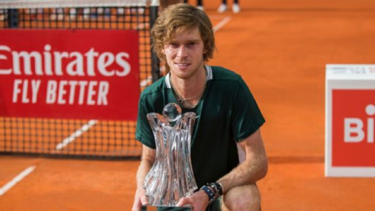 Rublev defeats Djokovic 6-2, 6-7 (4), 6-0 to win Serbia Open Tennis News 