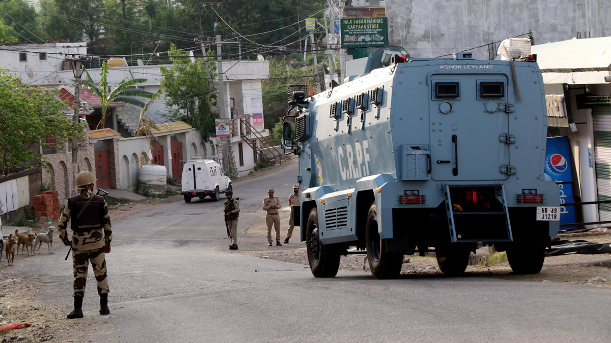 jammu kashmir encounter security force personnel martyr injured in ...