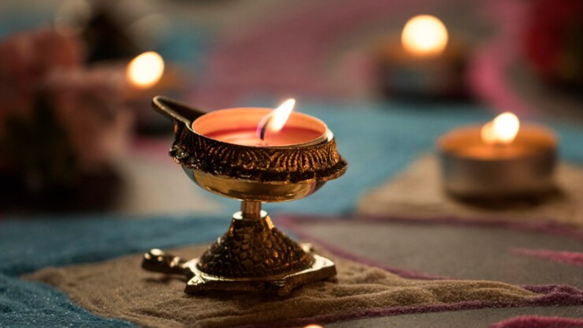 Vastu Tips: Know if you should light a lamp of ghee or oil to the deities for auspicious results | Vastu News – India TV