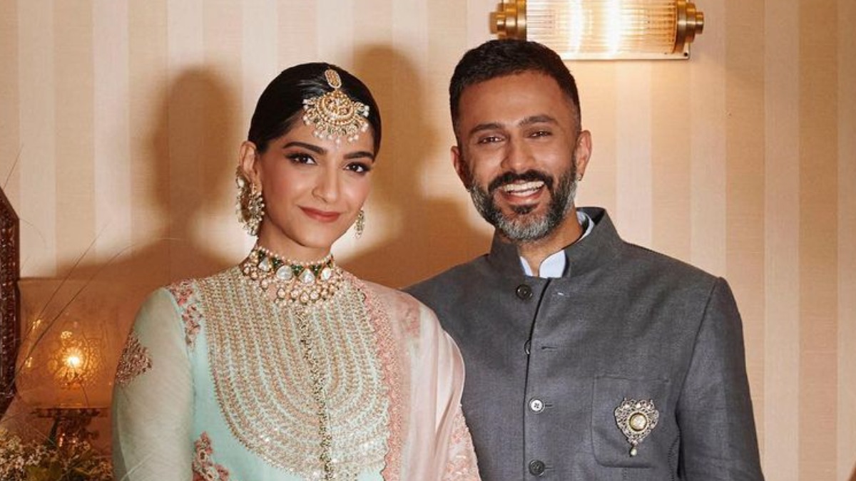 Sonam Kapoor-Anand Ahuja's home in New Delhi gets robbed; cash ...