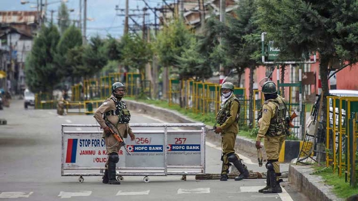 J&K: Massive fire breaks out in Srinagar's Nawa Kadal